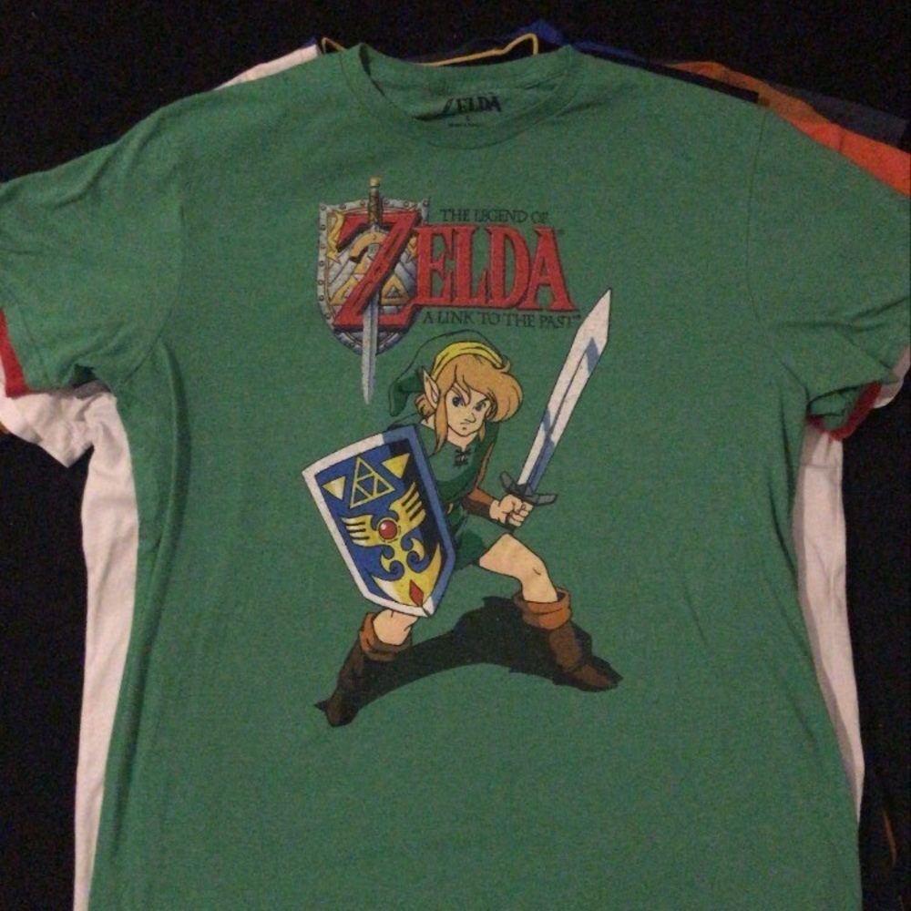 Men’s Large Legend of Zelda Tee